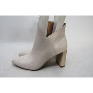 Jessica Simpson Womens Size 6 M Ivory Leather Zip Ankle Fashion Boots